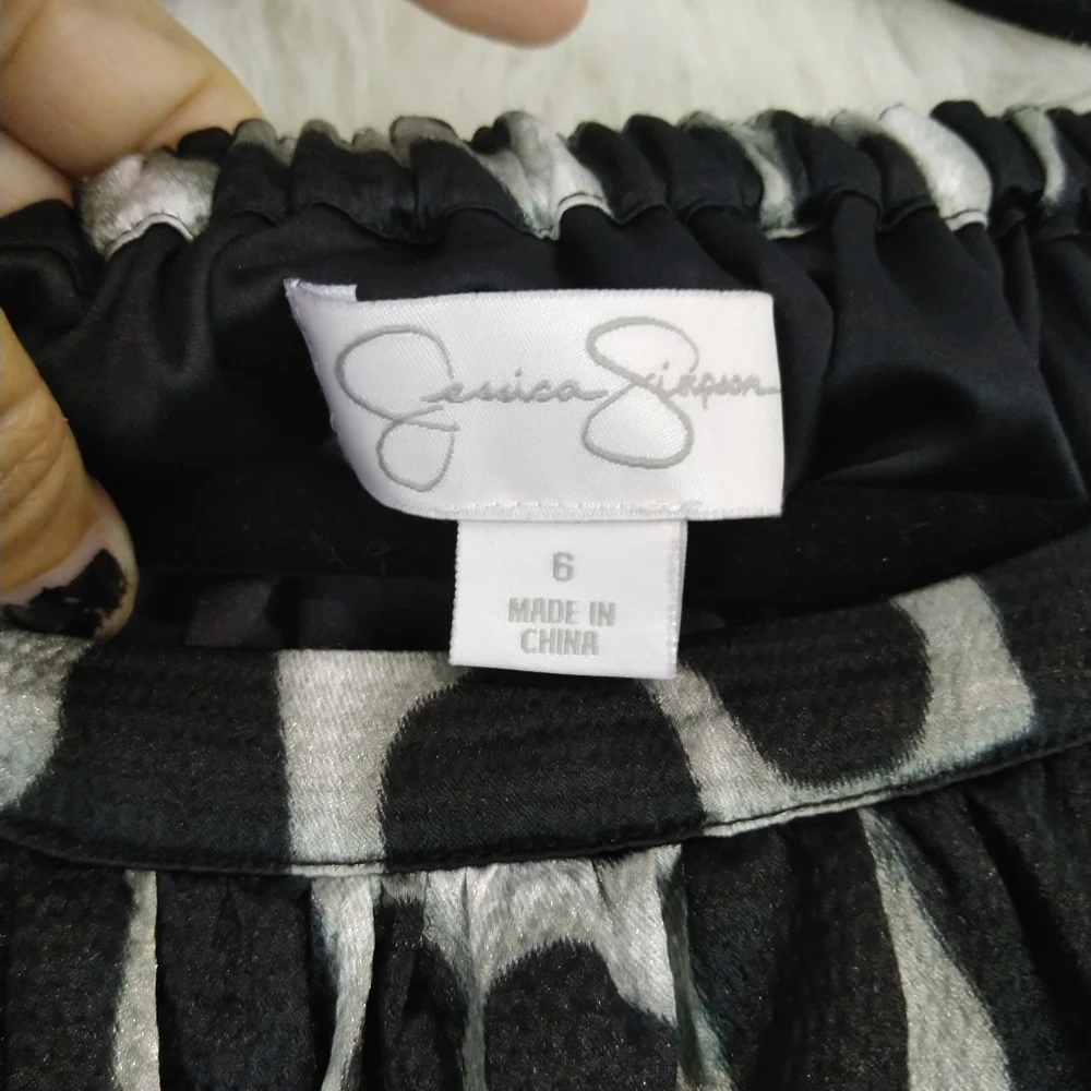 Jessica Simpson Black White and Gray Animal Print Long Sleeve Dress Size 6 - Picture 10 of 10